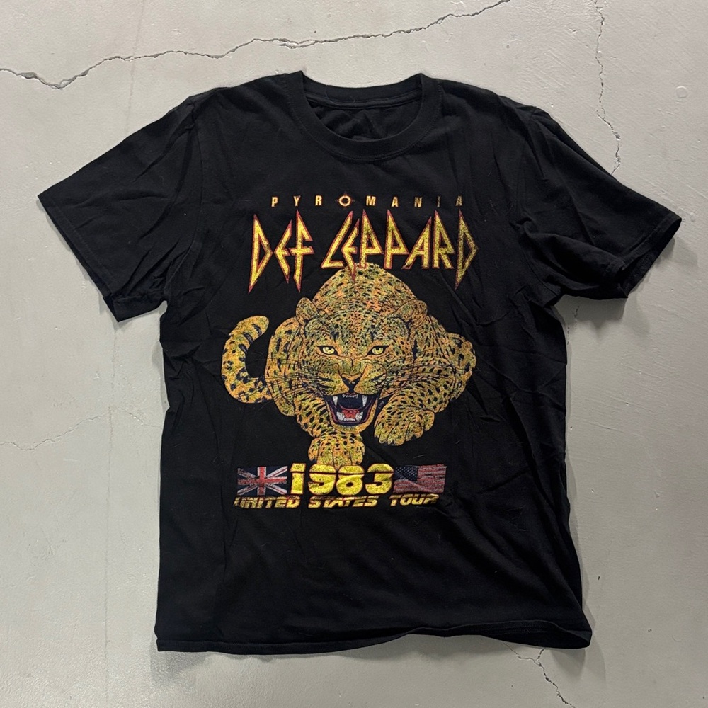 Def Leppard Pyromania Black Graphic T-Shirt